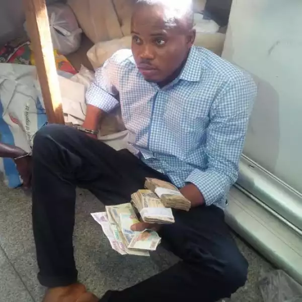 Man Was Caught Stealing On A Lagos-Abuja Aeroflight [See Photos]